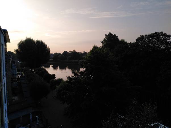 Early morning by the River Brent