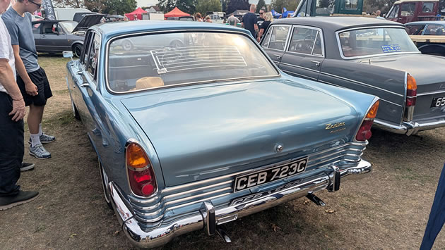 Old blue car 