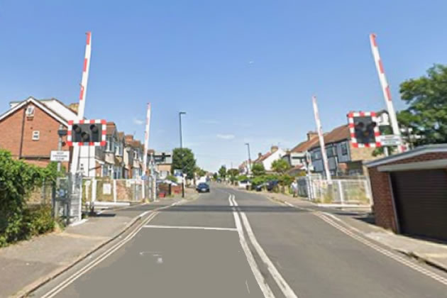 The at risk crossing on Wood Lane